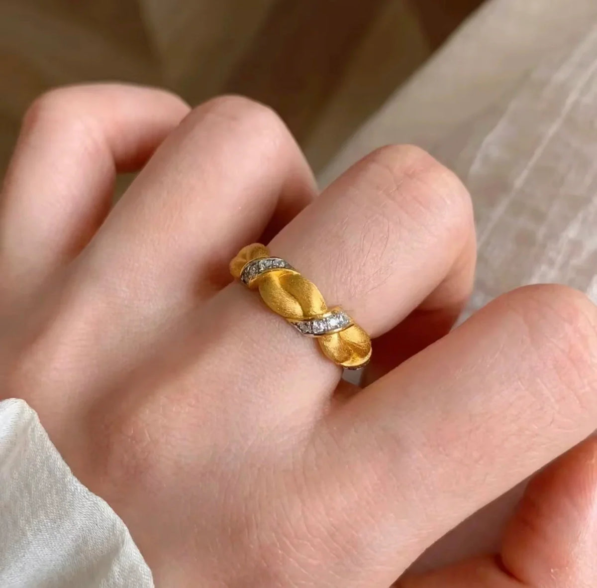 Twist Zircon Ring