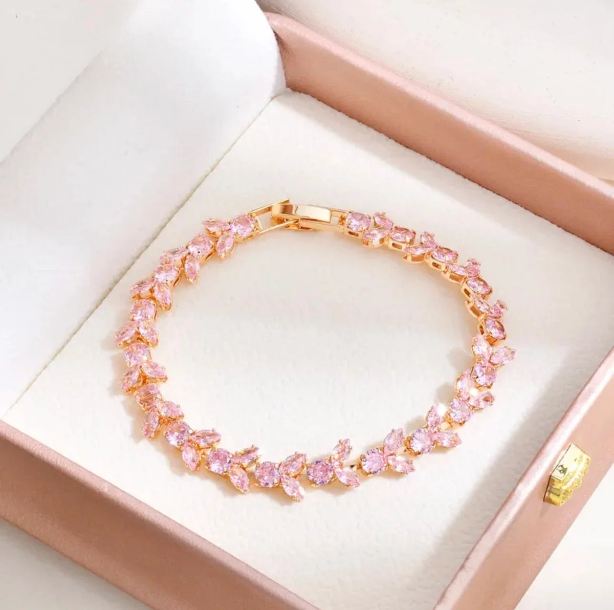 Zircon Leaf-Claw Bracelet