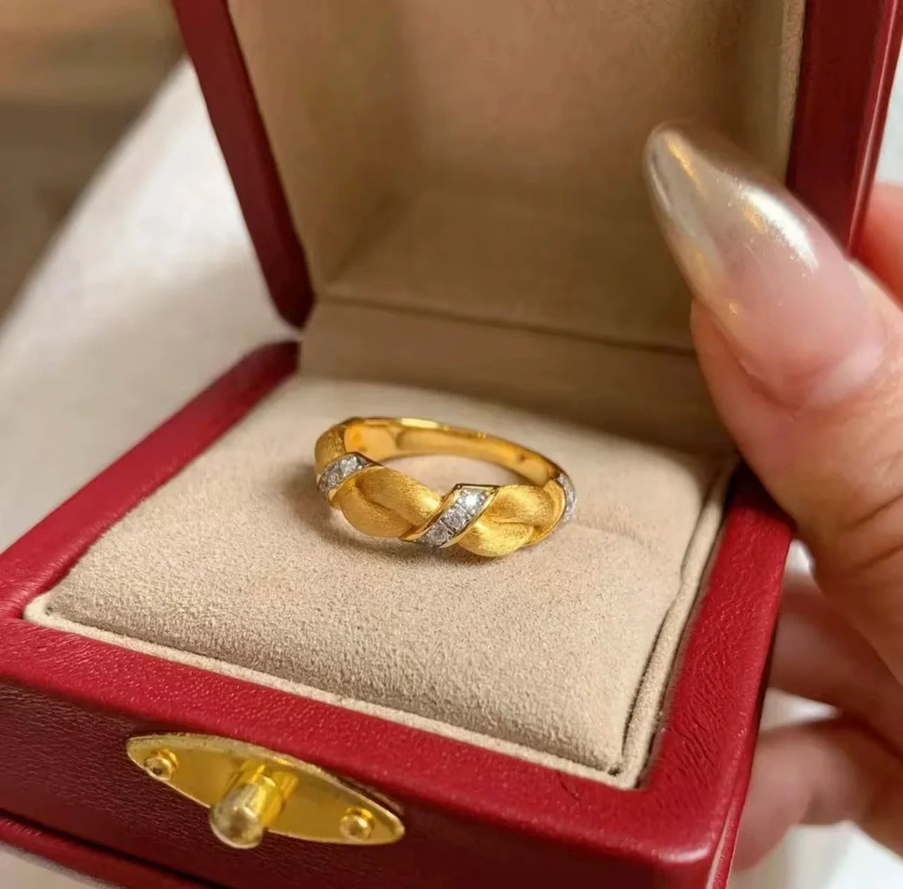 Twist Zircon Ring