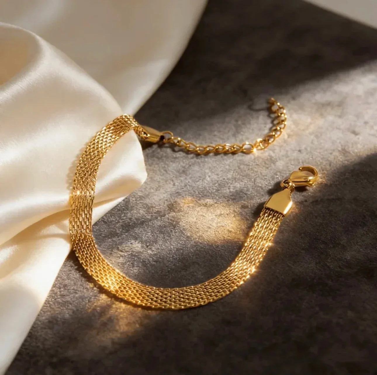 Sweet Gold Chain Bracelet