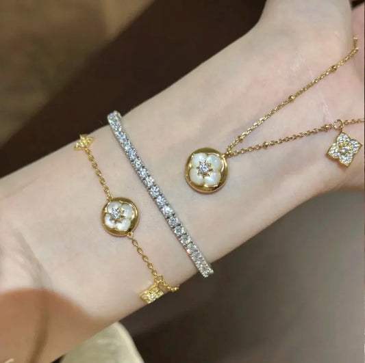 Pearl Blossom Crystal Bracelet