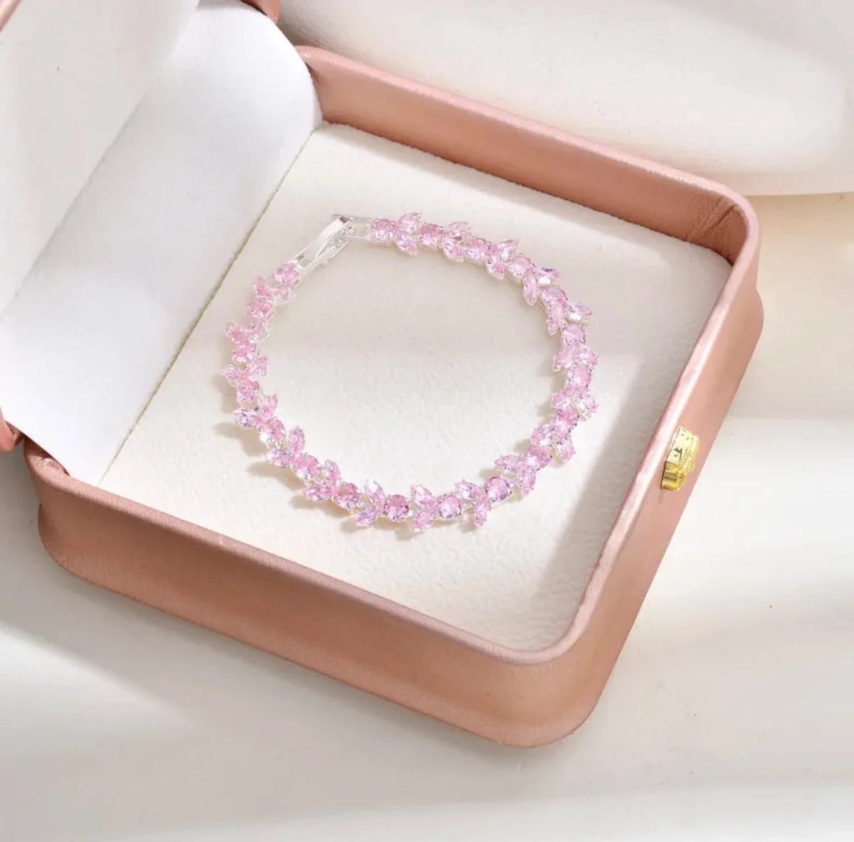 Zircon Leaf-Claw Bracelet