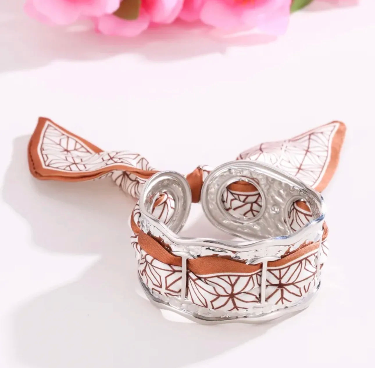 Round Fabric-Inlay Bangle