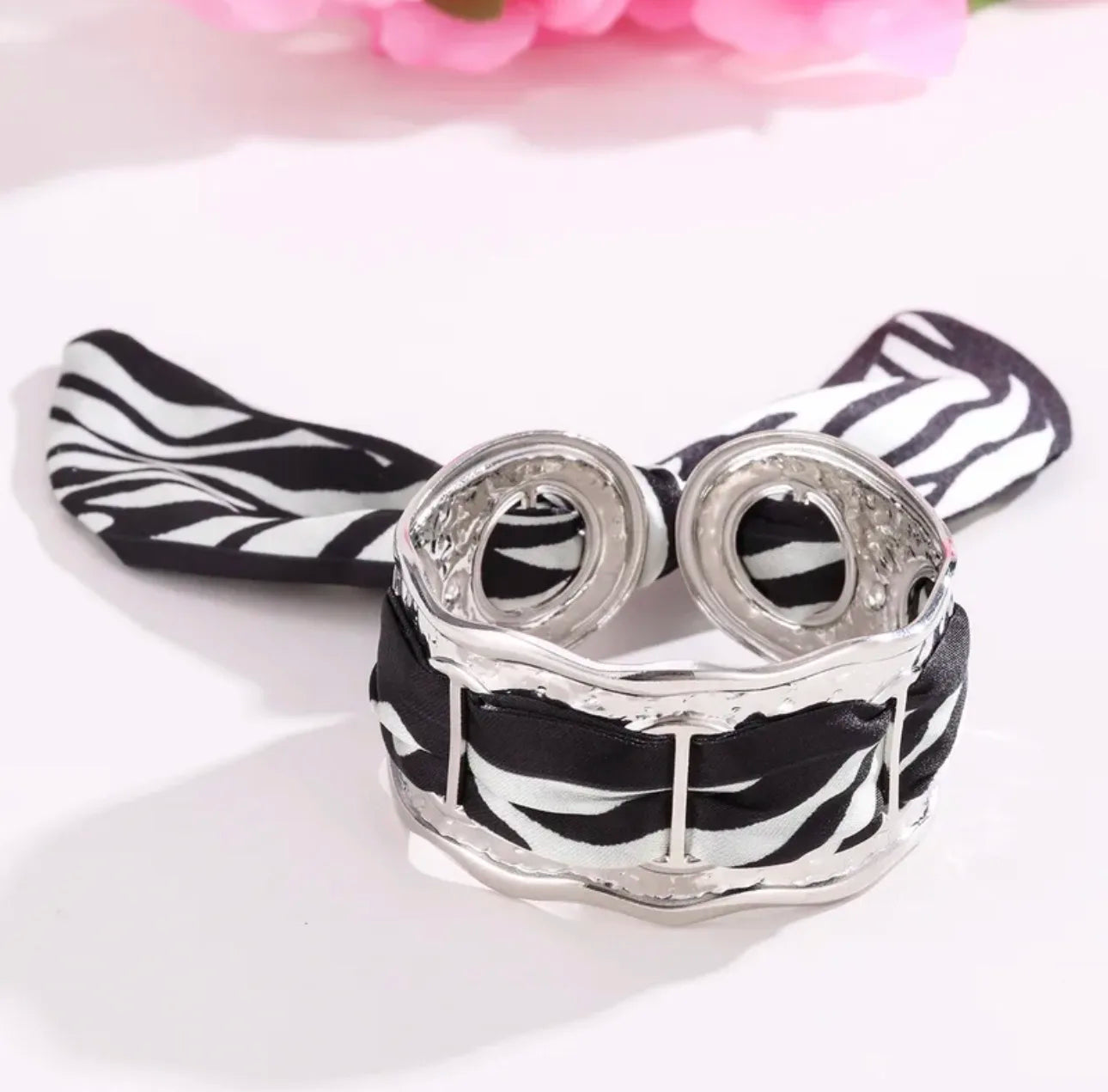 Round Fabric-Inlay Bangle